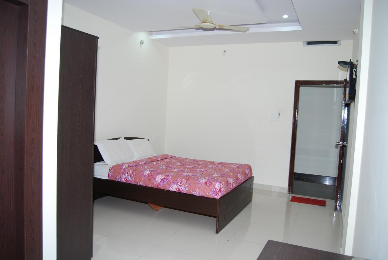 Pratham Residency Hotell Mysore Exteriör bild