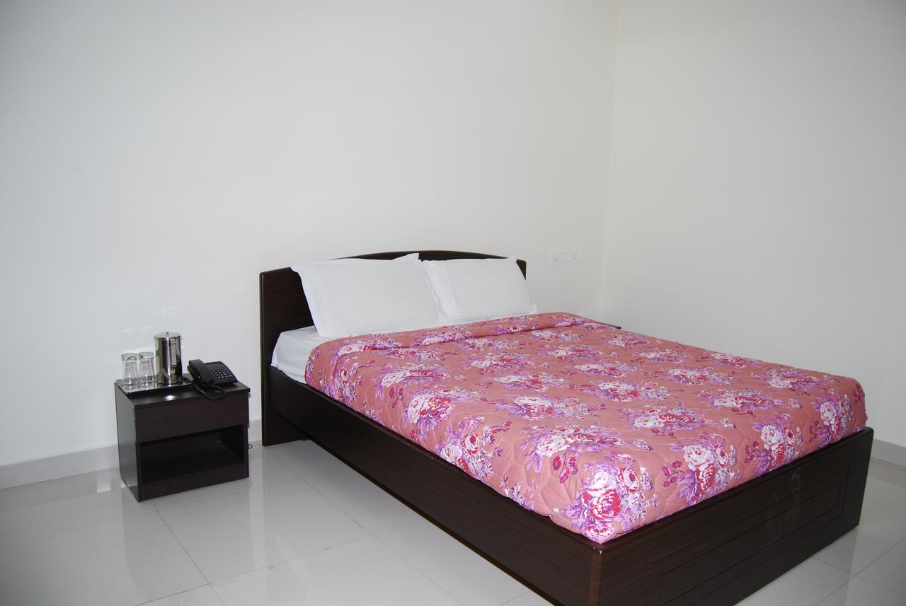 Pratham Residency Hotell Mysore Exteriör bild