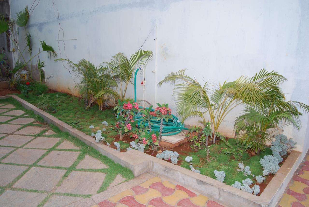 Pratham Residency Hotell Mysore Exteriör bild
