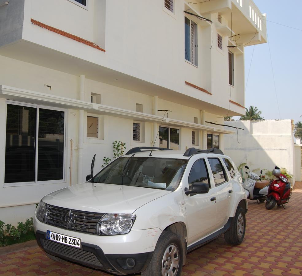Pratham Residency Hotell Mysore Exteriör bild