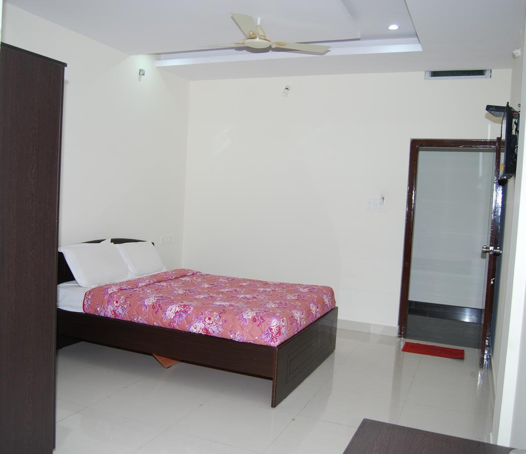 Pratham Residency Hotell Mysore Exteriör bild