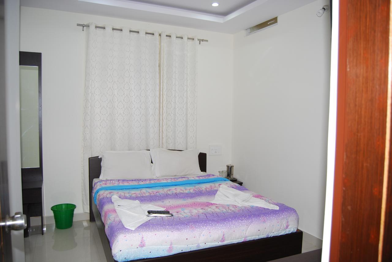 Pratham Residency Hotell Mysore Exteriör bild